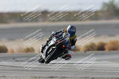 media/Nov-16-2025-Race Pace (Sun) [[8c5fa54630]]/Non Verified Riders (1st 20 Minutes)/1-Turn 14 (10am)/